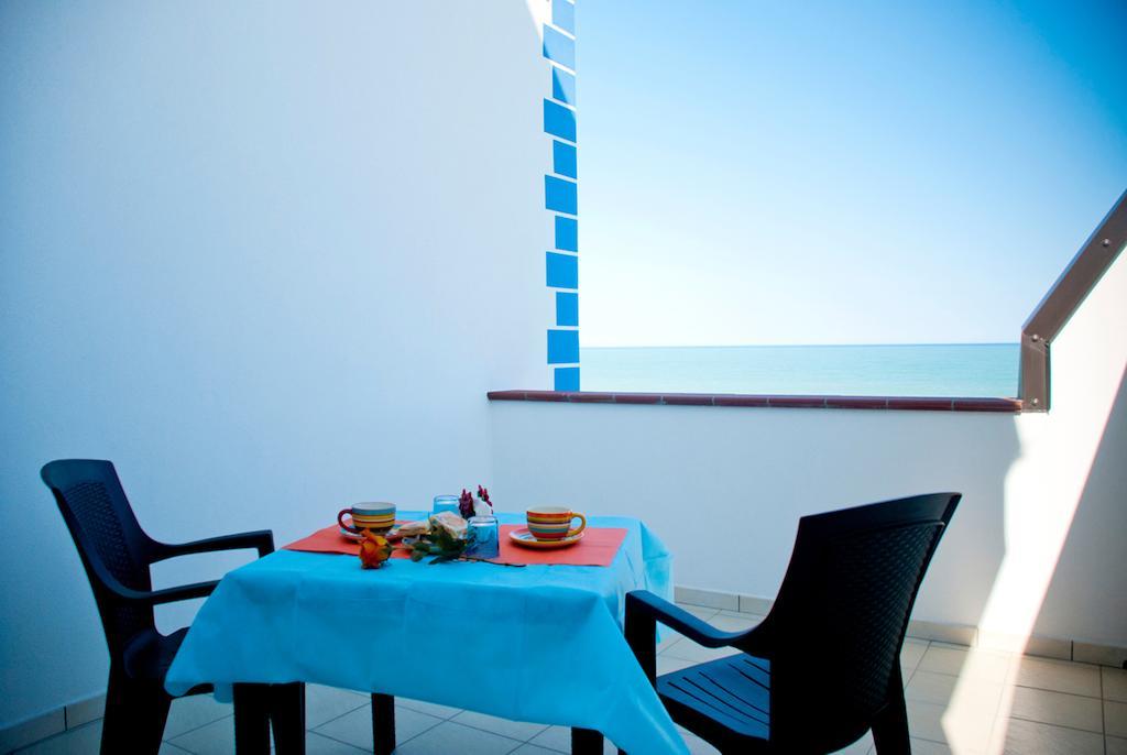 In Riva Al Mare B&B Capo d'Orlando Phòng bức ảnh