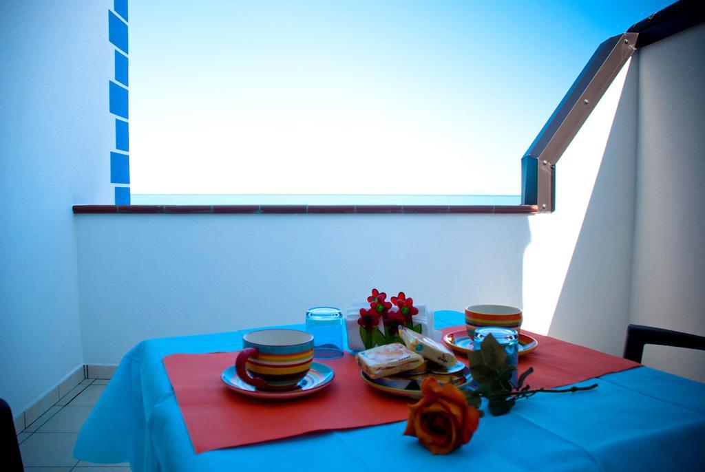 In Riva Al Mare B&B Capo d'Orlando Phòng bức ảnh